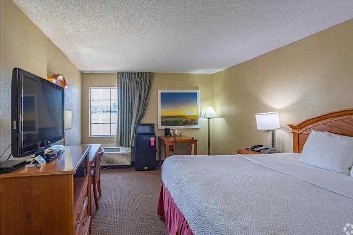 Room 5 of 11