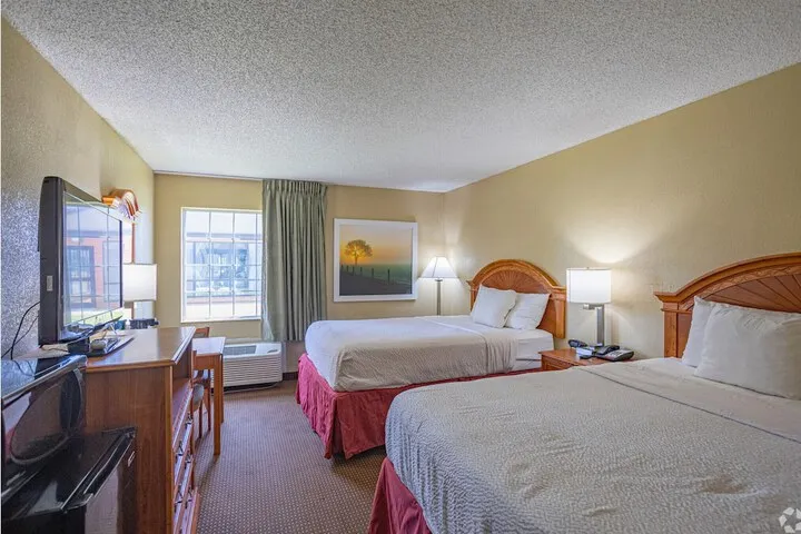 Room 4 of 11