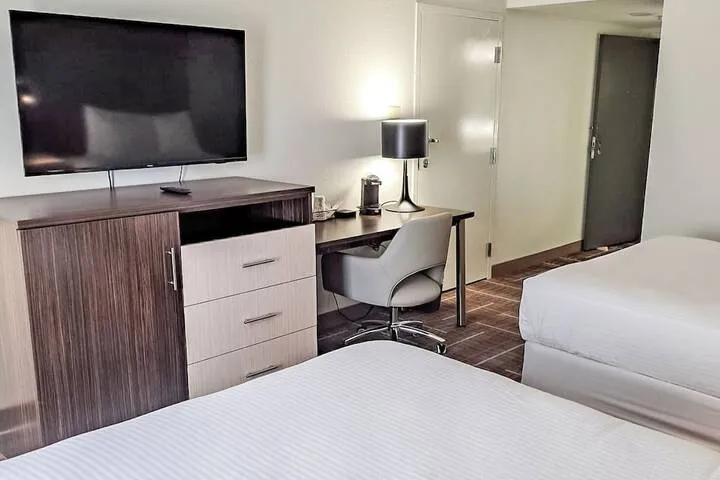 Room 5 of 39