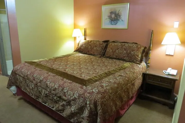 Room 2 of 43