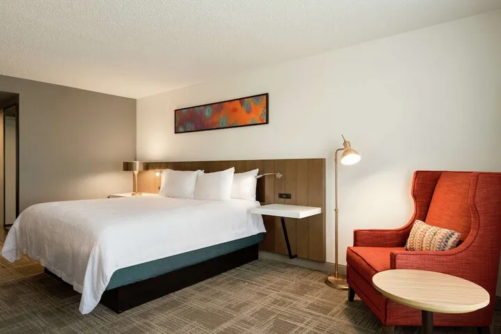 Room 2 of 37
