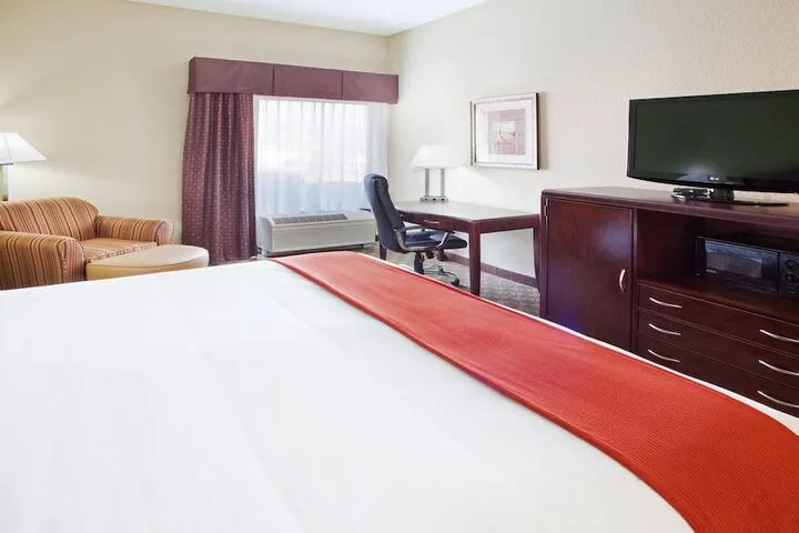 Room 3 of 30