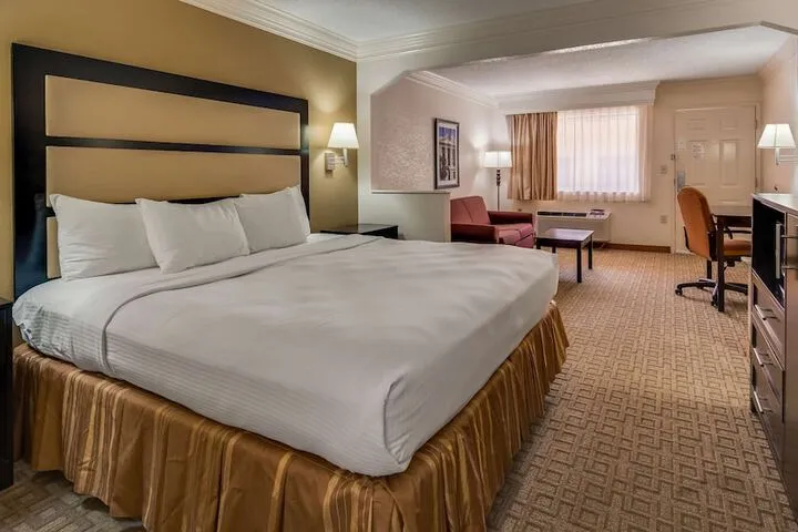 Room 5 of 26