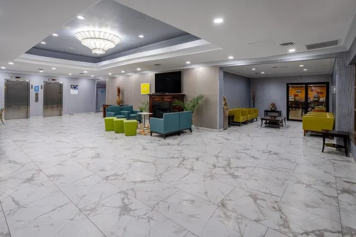 Hotel Interior 4 of 32