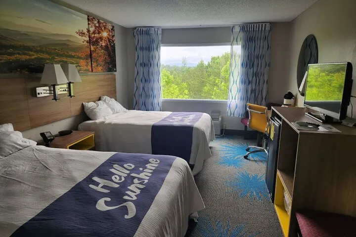 Room 2 of 40