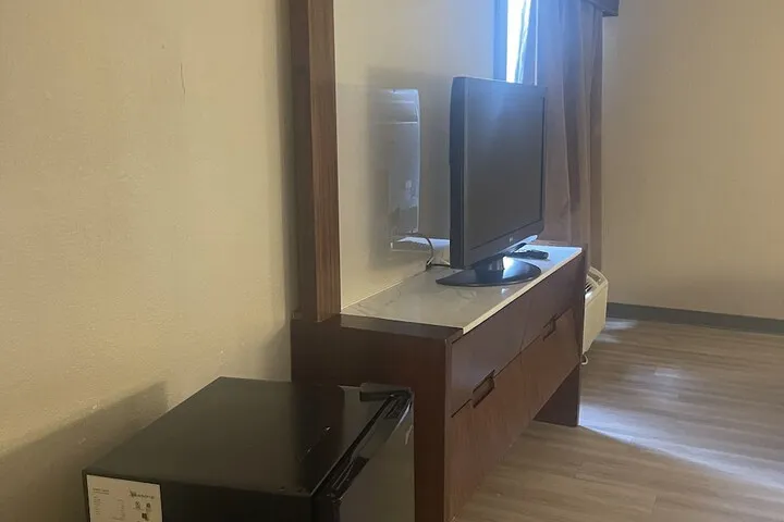 Room 4 of 31