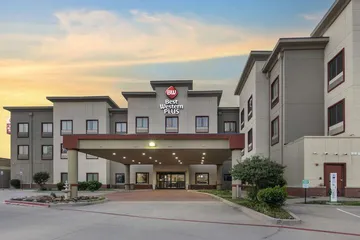 Best Western Plus Texoma Hotel & Suites