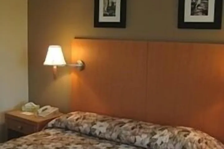 Room 4 of 22