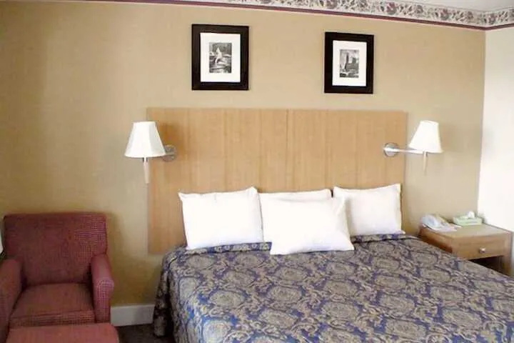 Room 3 of 22
