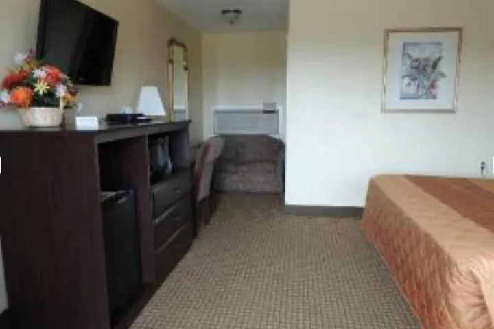 Room 5 of 22