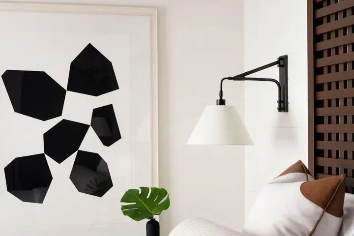 Room 2 of 35