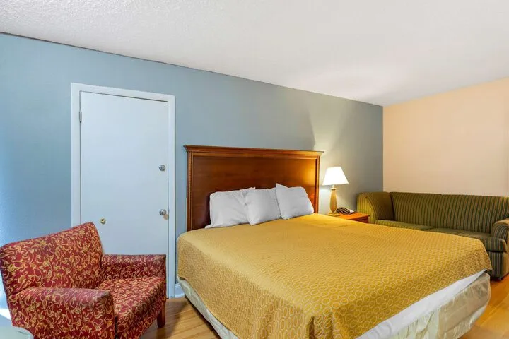 Room 5 of 25