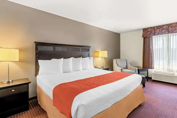 Room 4 of 25