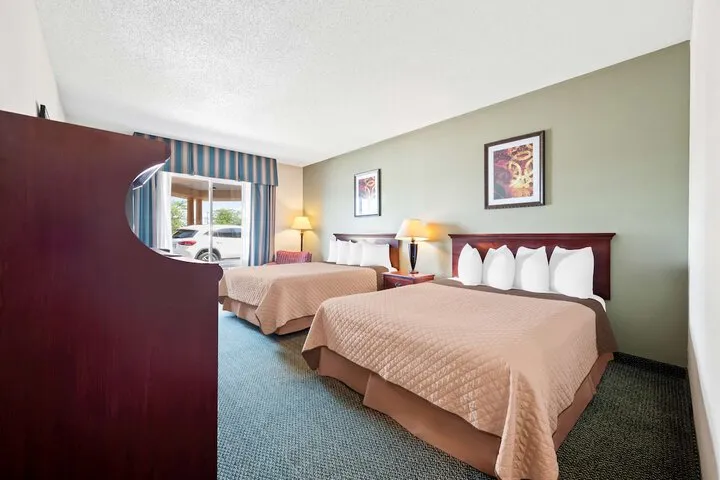 Room 5 of 32