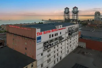 The Suites Hotel at Waterfront Plaza