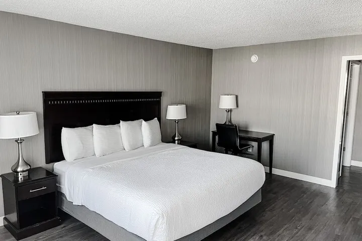 Room 4 of 71