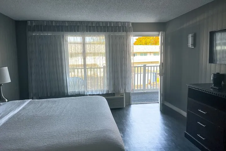 Room 5 of 71