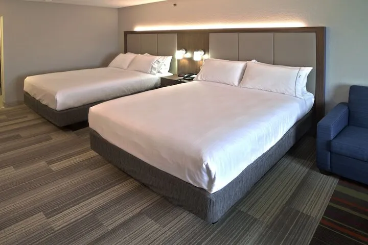 Room 5 of 27