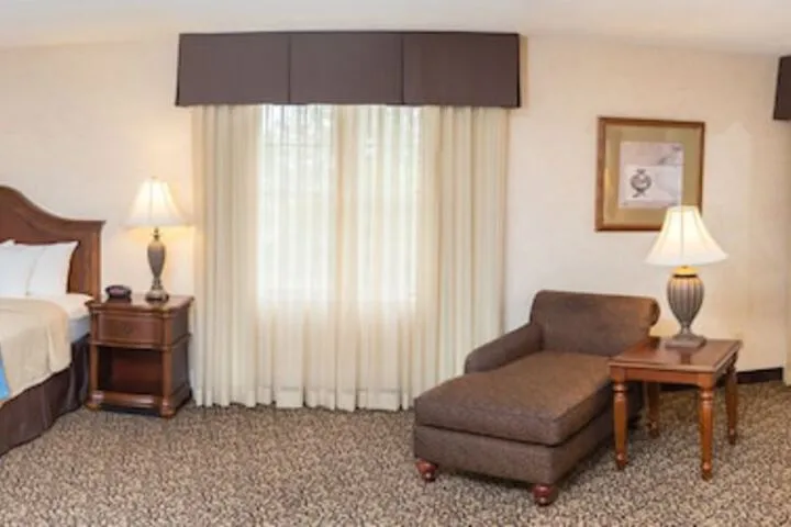 Room 3 of 46