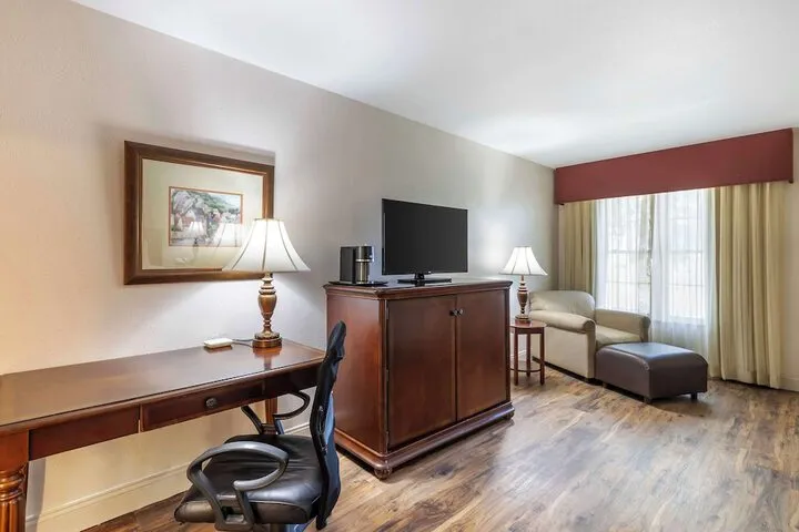 Room 5 of 46
