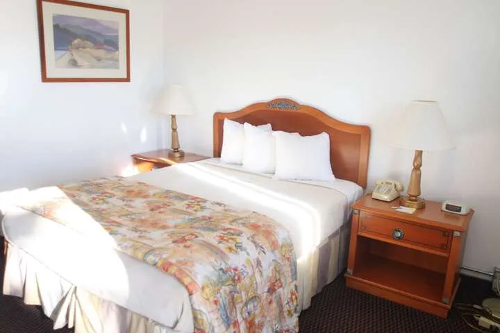 Room 5 of 32