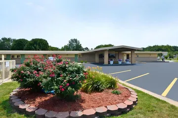 Americas Best Inn Iola