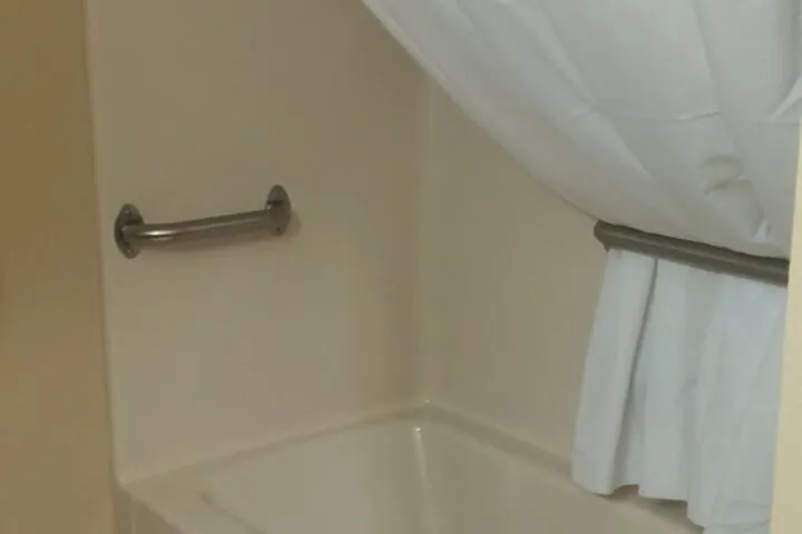 Room 3 of 20