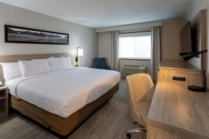 Room 4 of 20