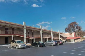 Econo Lodge Hermitage South