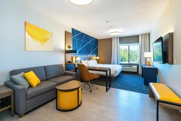 Comfort Suites Kelowna