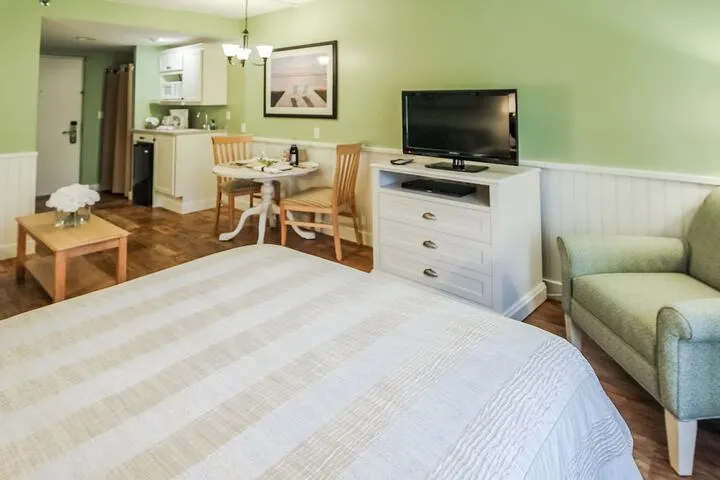 Room 4 of 23