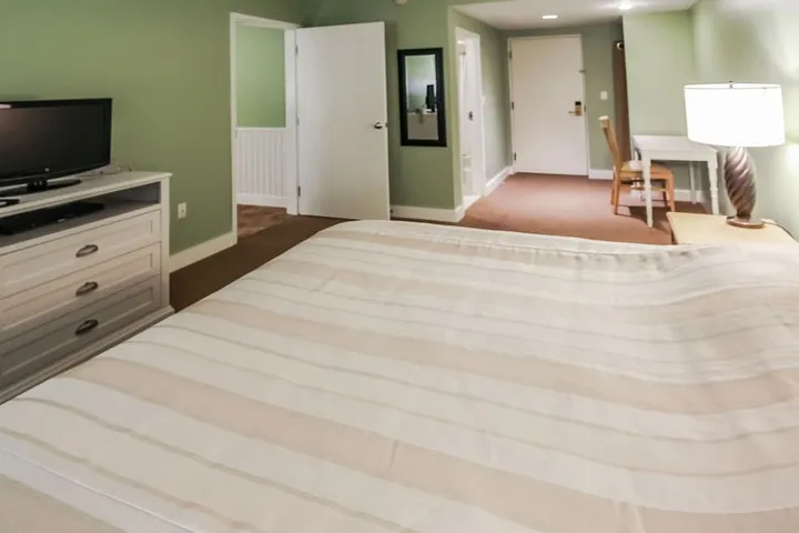 Room 5 of 23