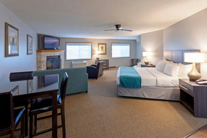 Room 4 of 37