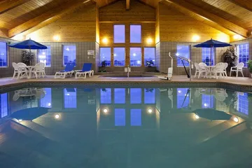 Paynesville Inn & Suites