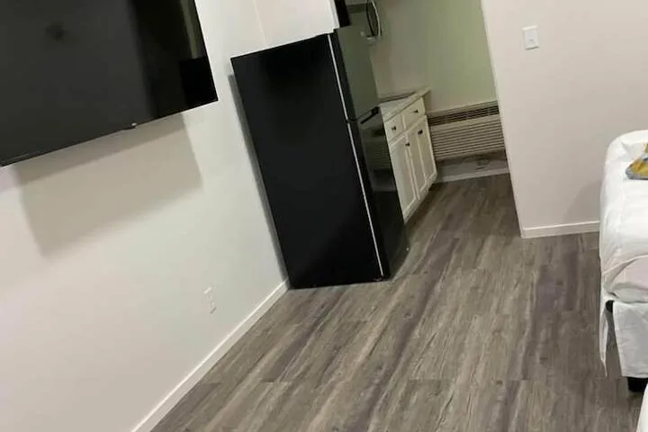 Room 3 of 40