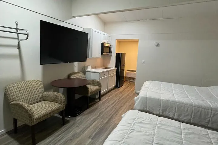 Room 5 of 40