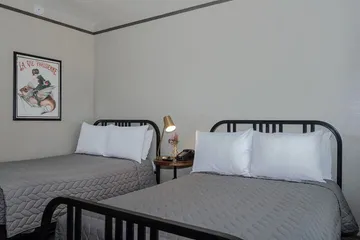 Gardner Hotel & Hostel