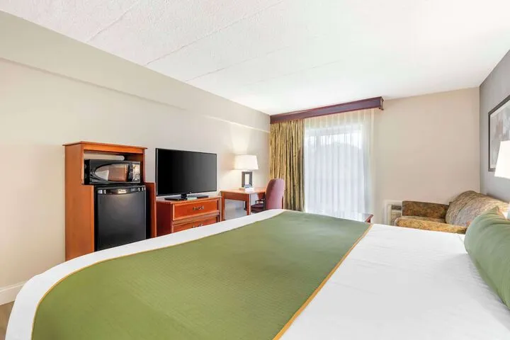 Room 4 of 31