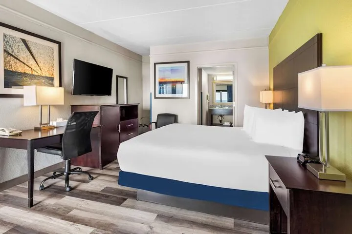Room 5 of 27