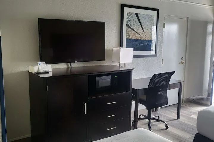 Room 3 of 27