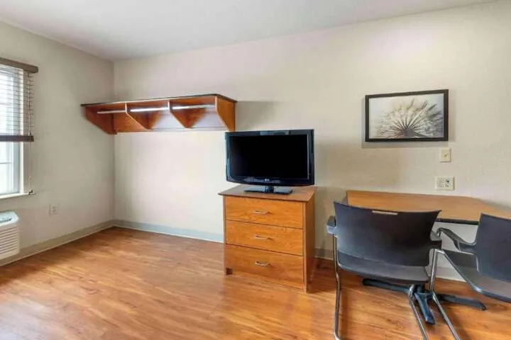 Room 5 of 22