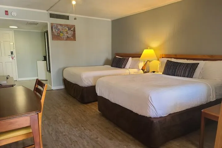 Room 4 of 12