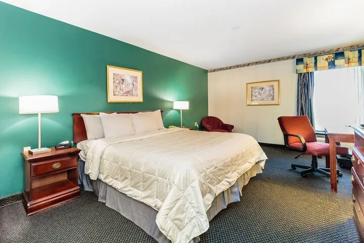 Room 2 of 31