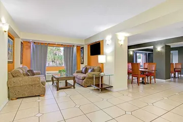 Days Inn & Suites by Wyndham Tampa / Fairground/Casino Area