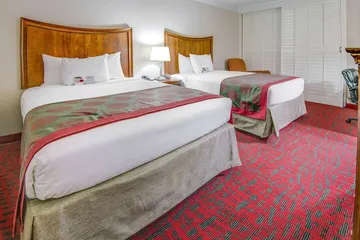 Clarion Hotel & Suites