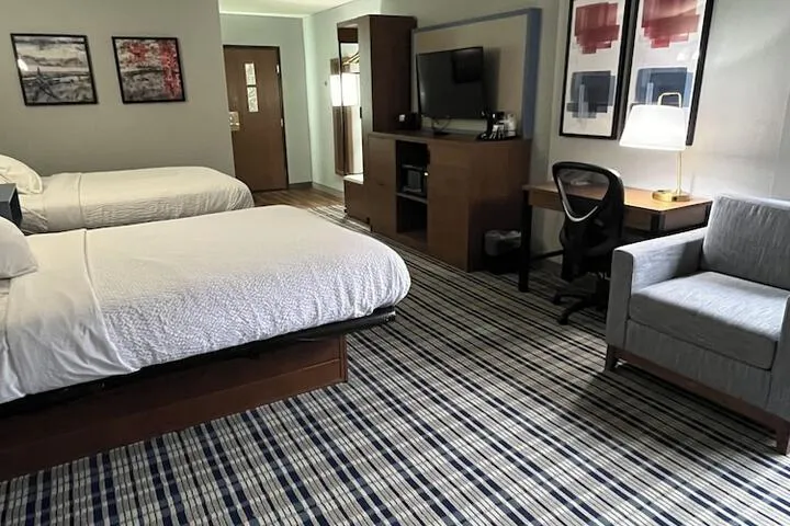 Room 5 of 73