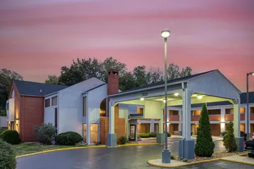 SureStay by Best Western Kansas City Country Inn North