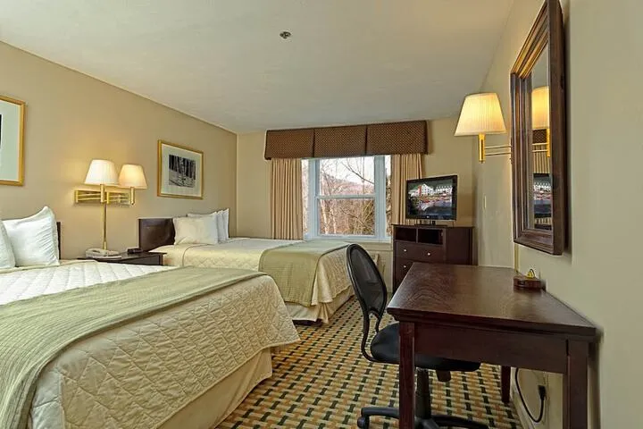 Room 4 of 32