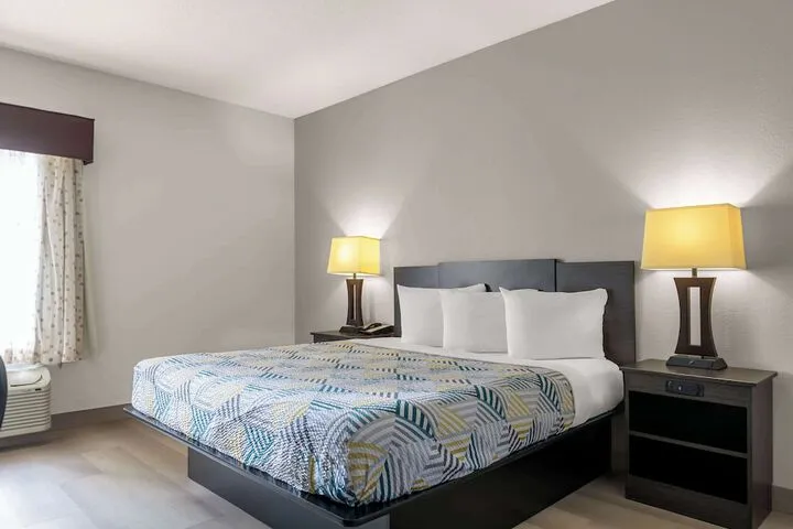 Room 5 of 39