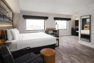 Aiden by Best Western Newark Airport